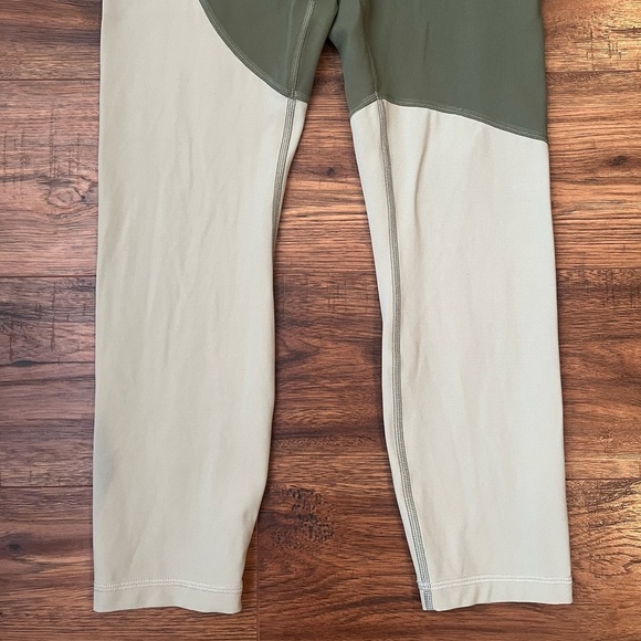 Lululemon Align Two-Tone Green Cropped Leggings 6 Workout Gym Activewear Running - Picture 3 of 5